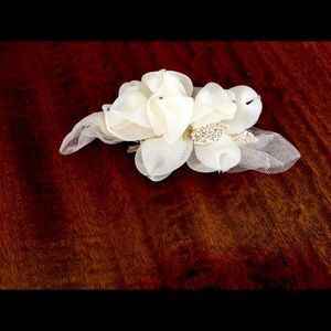 Bridal hair clip